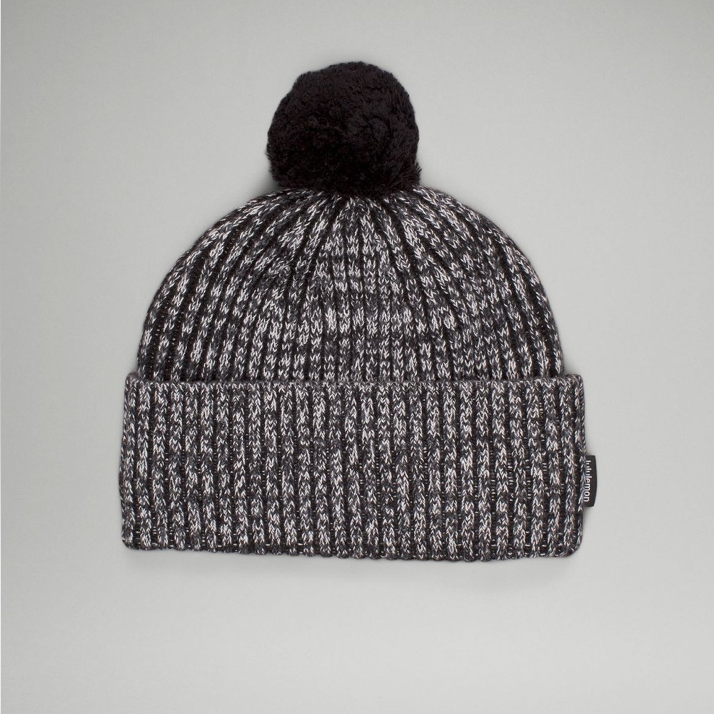NWT Lululemon Women's Textured Fleece-Lined Beanie - Black